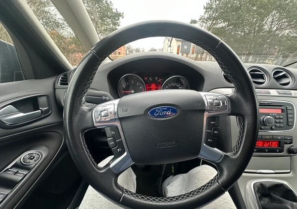 Ford S-Max cena 32000 przebieg: 120000, rok produkcji 2011 z Marki małe 37